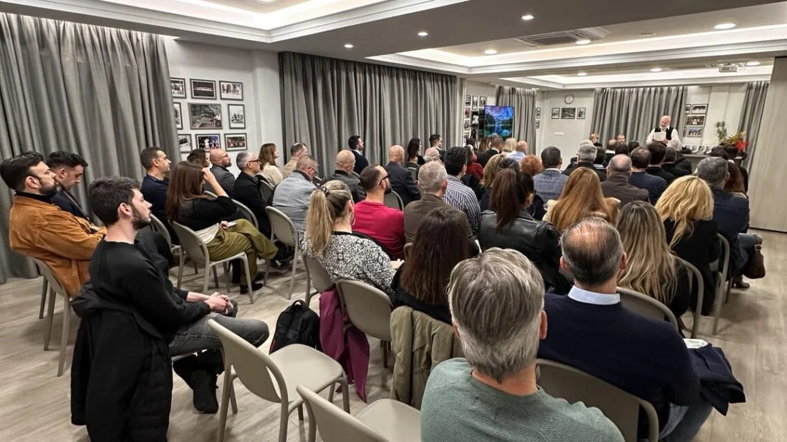 Με ιδιαίτερη επιτυχία πραγματοποιήθηκε η παρουσίαση του βιβλίου του Δημήτρη Κονταράκη