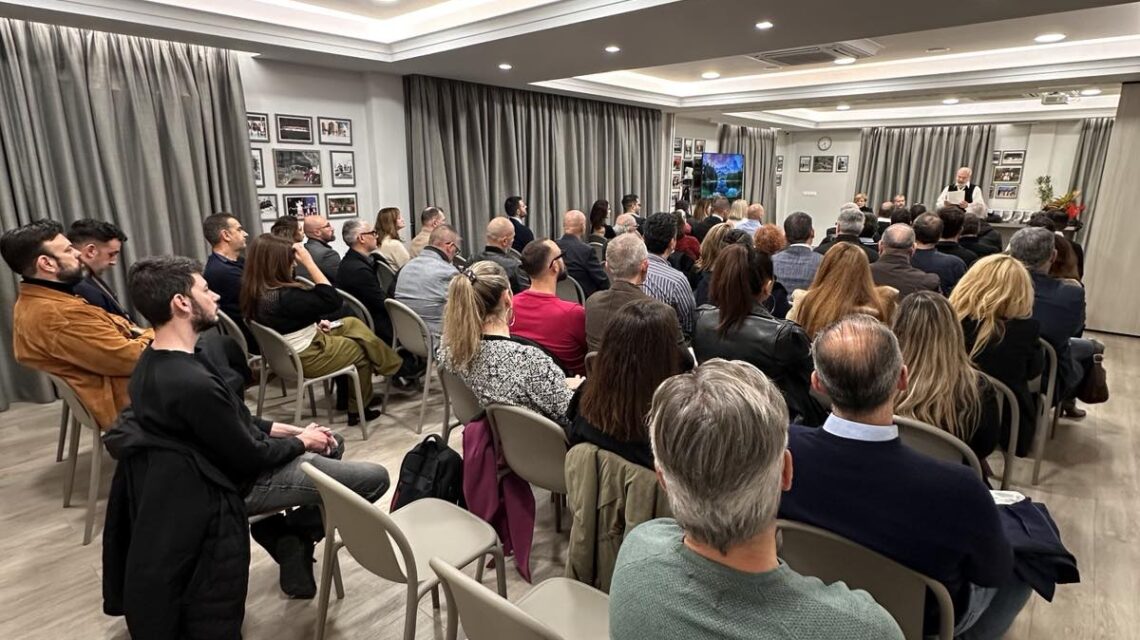 Με ιδιαίτερη επιτυχία πραγματοποιήθηκε η παρουσίαση του βιβλίου του Δημήτρη Κονταράκη
